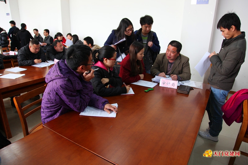 我市在汉开展事业单位引进优秀大学毕业生集中见面活动