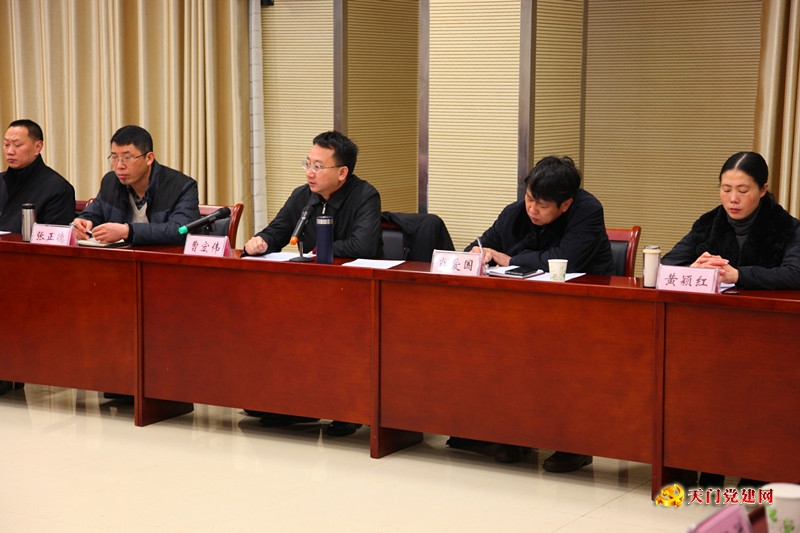 我市召开市管拔尖人才座谈会