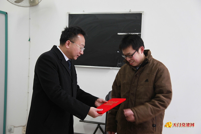 曹部长看望慰问部分市管拔尖人才