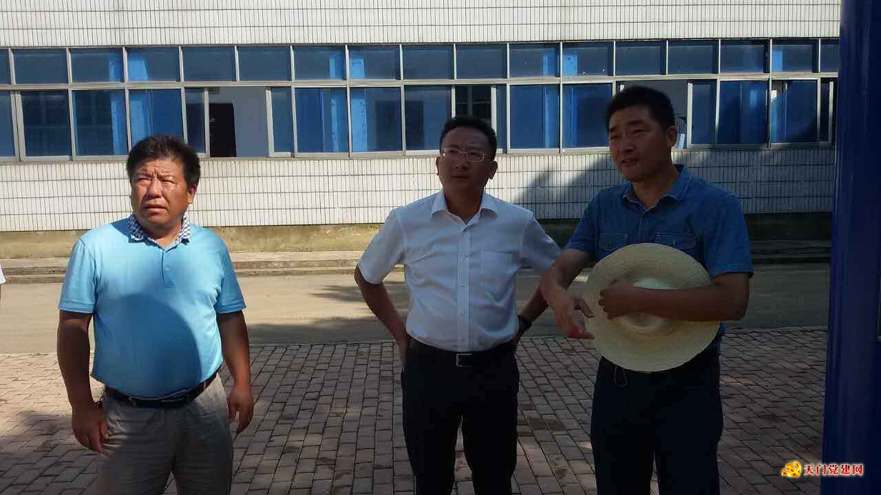 曹部长指导石河灾后重建工作
