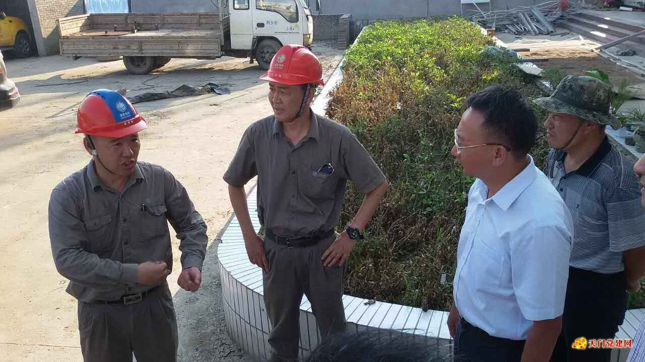 曹部长到佛子山镇指导灾后重建工作
