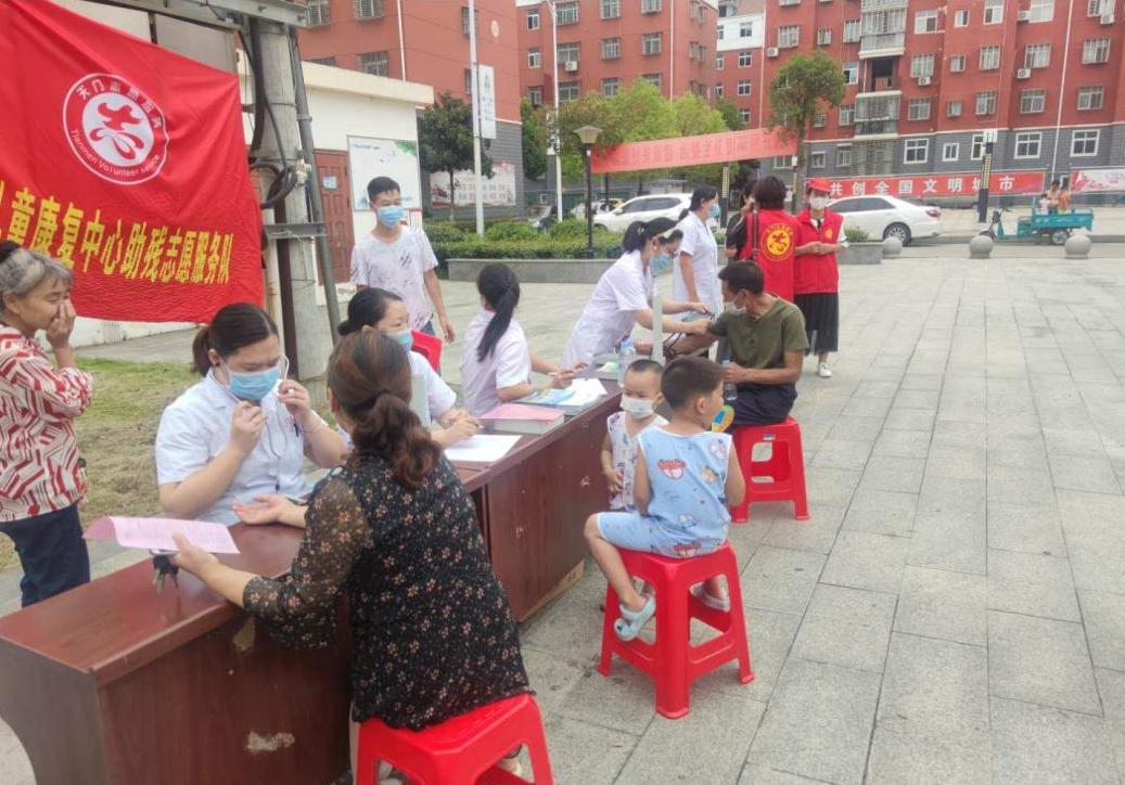市残联结合单位实际开展党员干部下沉社区工作