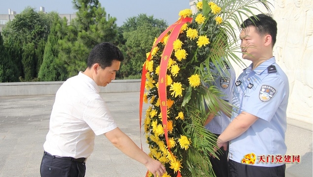 我市举行新发展党员集中宣誓活动